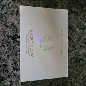 True + Luscious palette